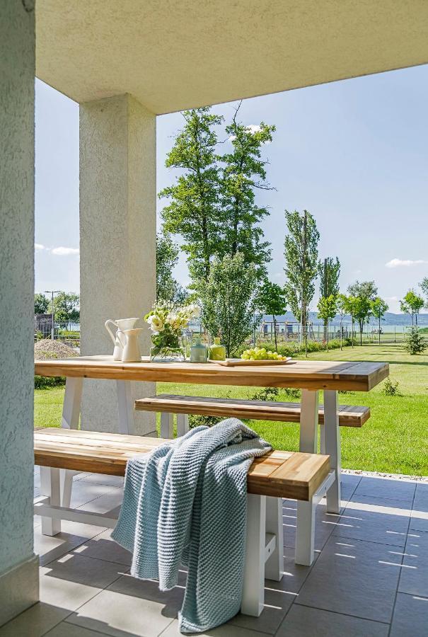 Blue Apartments Balatonlelle Eksteriør bilde